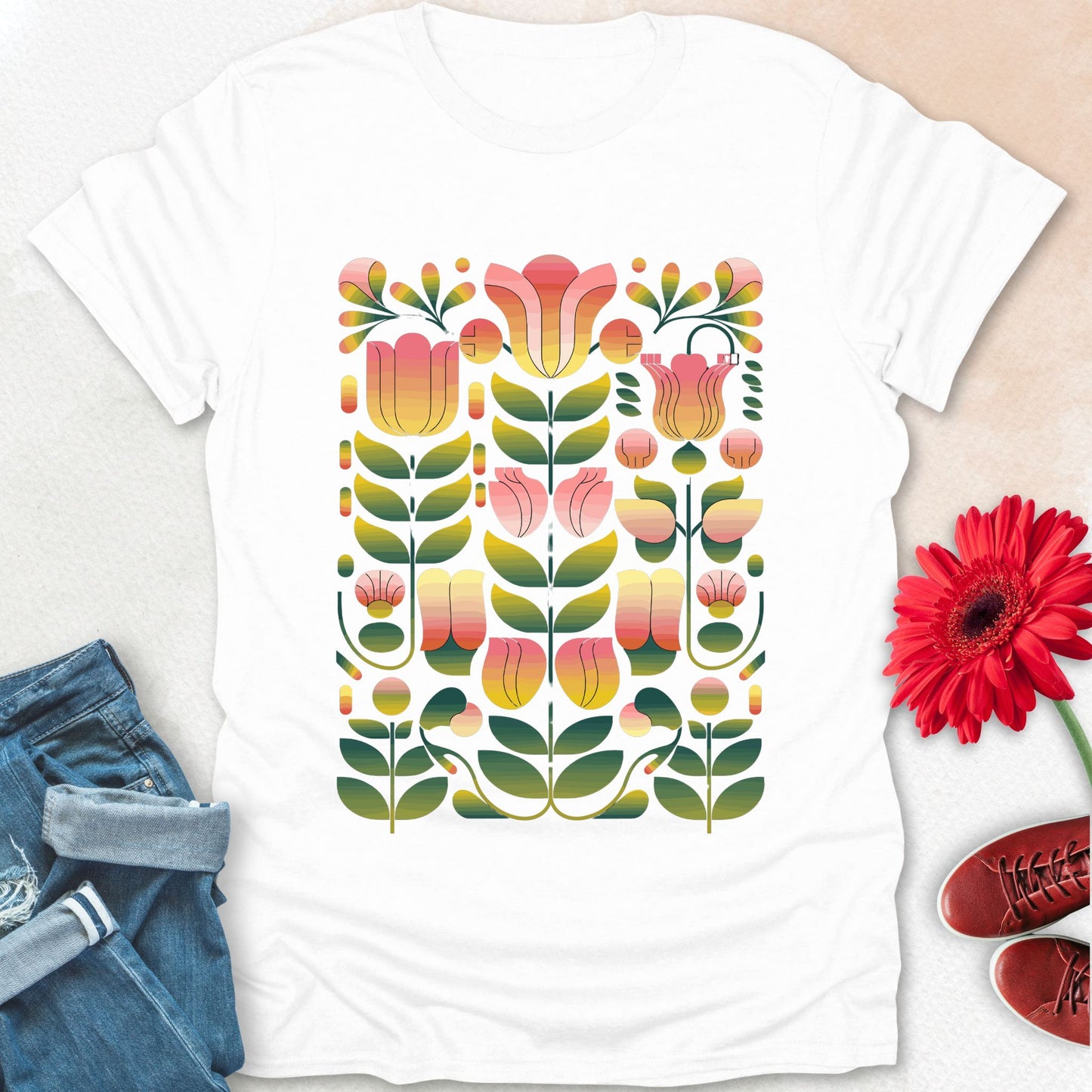 Abstract floral print t-shirt.