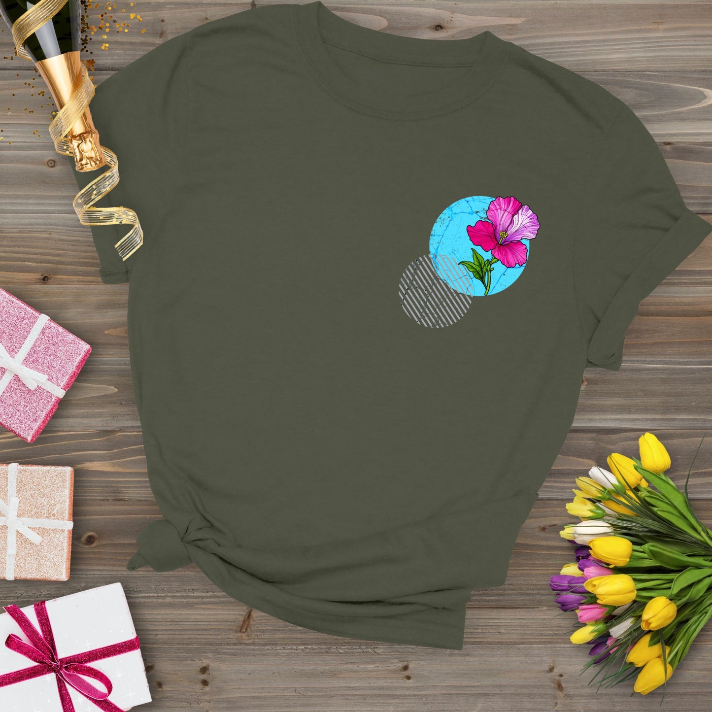 Sweet Pea, birth month April flower T-shirt