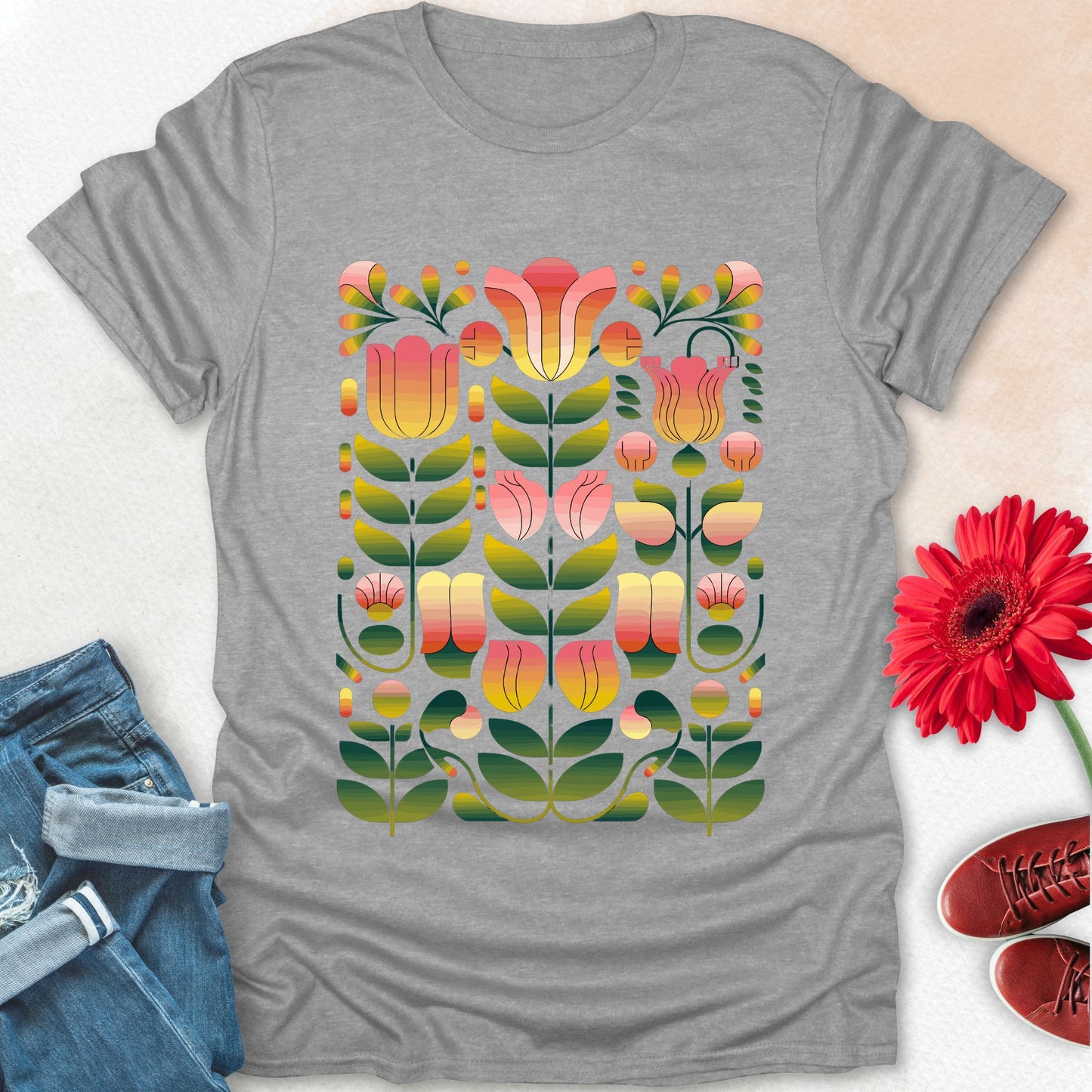 Abstract floral print t-shirt.