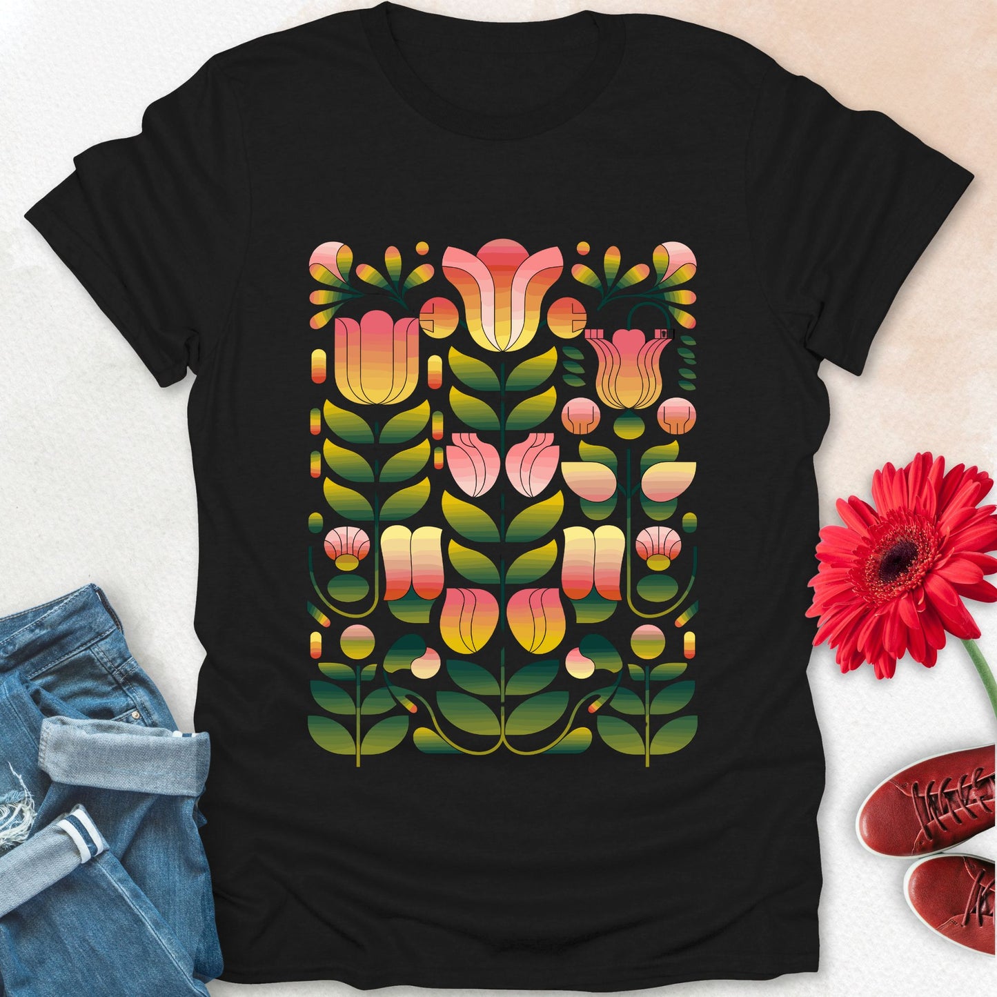 Abstract floral print t-shirt.