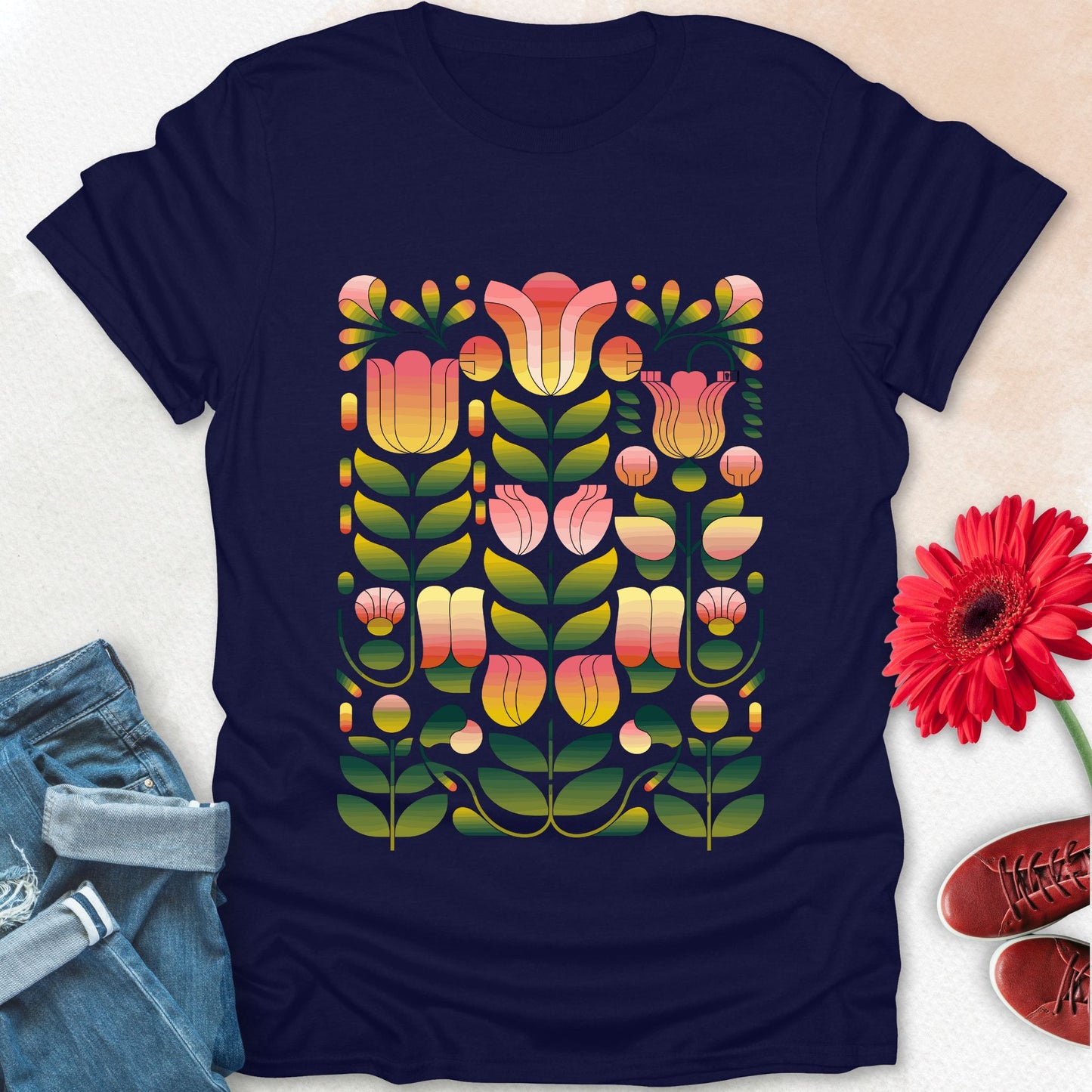 Abstract floral print t-shirt.